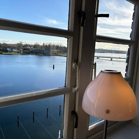 Pier 12 Im Pierspeicher *