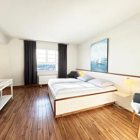 Pier 12 Im Pierspeicher *